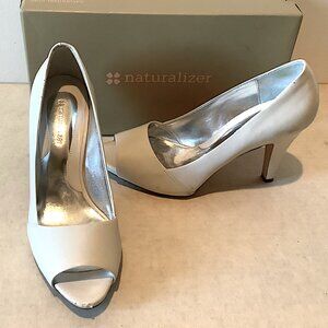 Stunning White Patent Leather Peep-toe Naturalizer Pumps, Size 7.5.